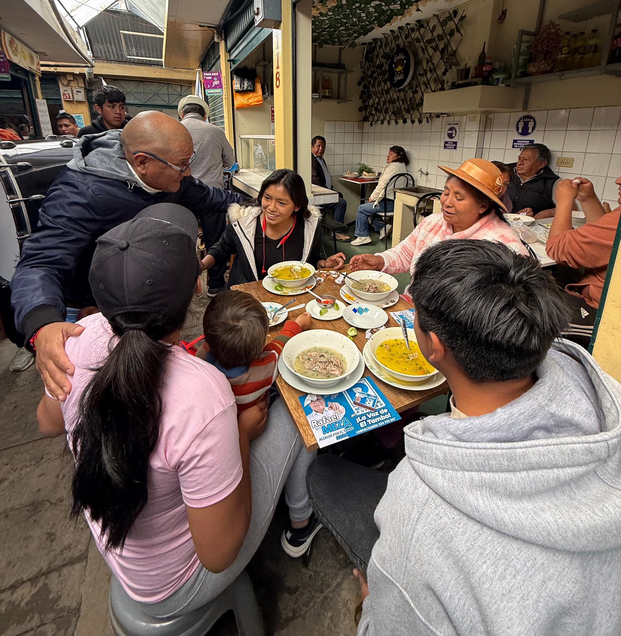 Visitamos a nuestros amigos, comerciantes formales que trabajan por un mejor futuro.